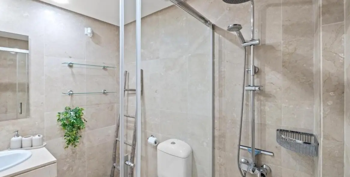 Sale of ground floor apartment in La Duquesa 20