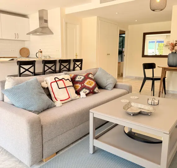 Sale of ground floor apartment in Puerto Banús