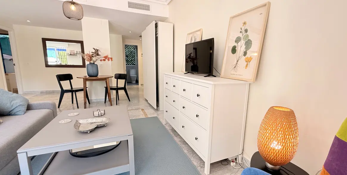 Sale of ground floor apartment in Puerto Banús 8