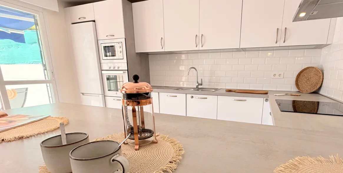 Sale of ground floor apartment in Puerto Banús 13