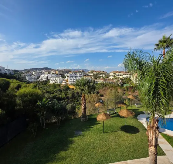 Sale of middle floor apartment in Riviera del Sol