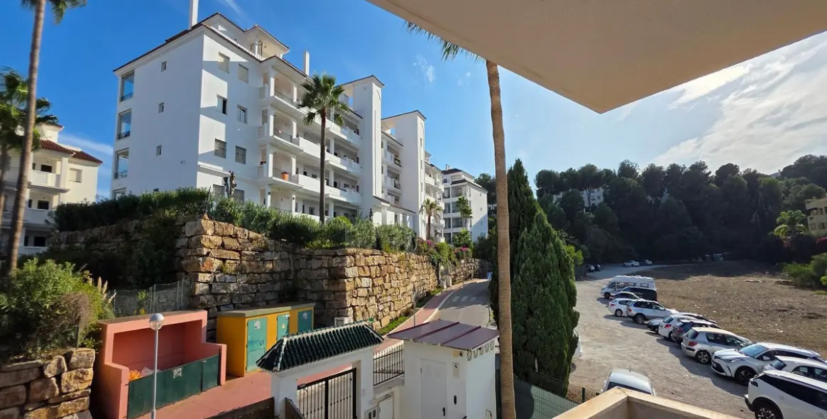 Sale of middle floor apartment in Riviera del Sol 2