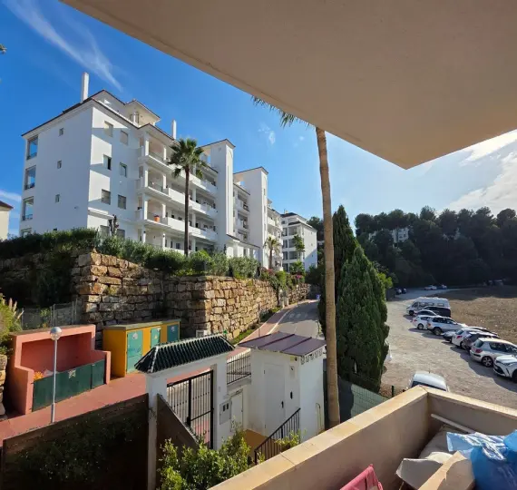 Sale of middle floor apartment in Riviera del Sol