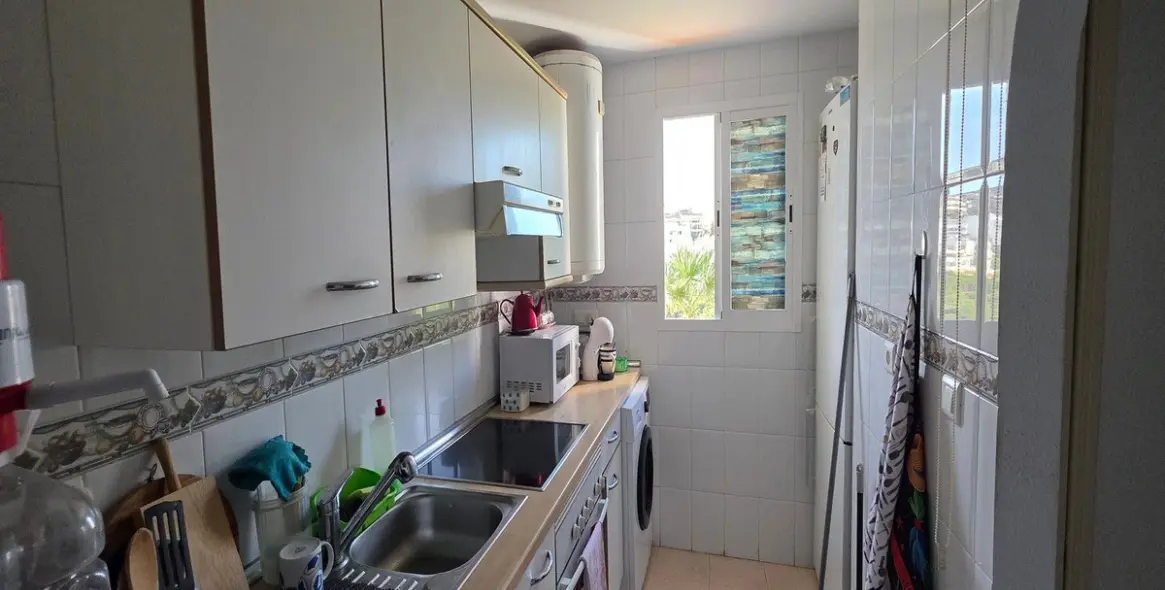 Sale of middle floor apartment in Riviera del Sol 3