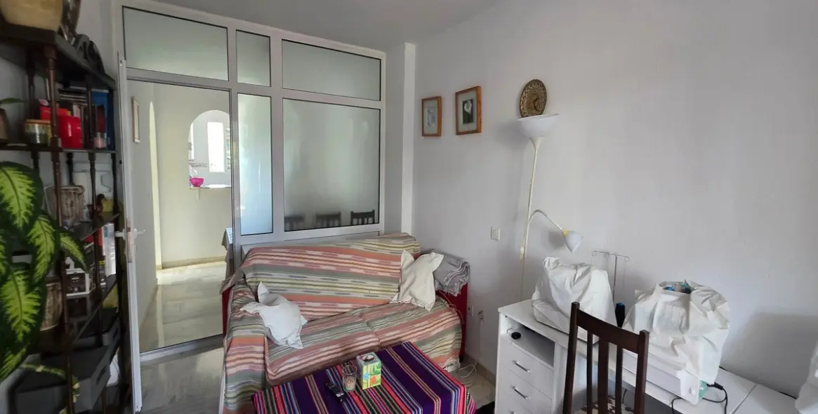 Sale of middle floor apartment in Riviera del Sol 19