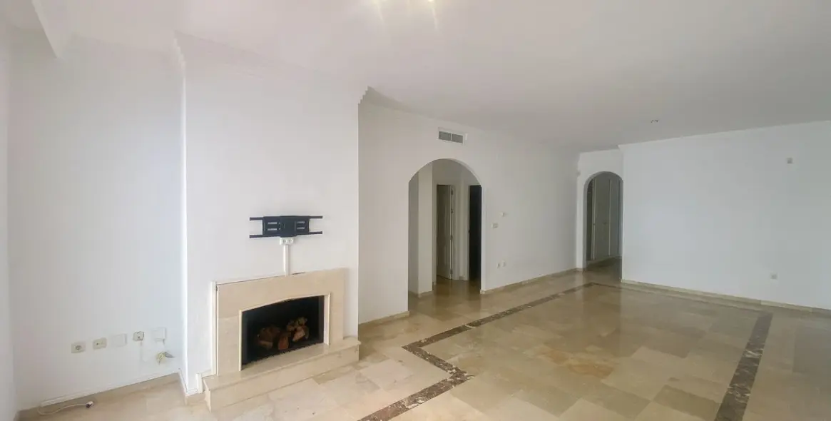 Продажа апартаментов на среднем этаже в Nueva Andalucía 2