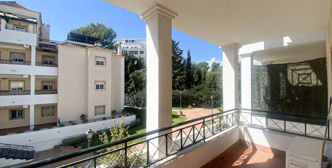 Продажа апартаментов на среднем этаже в Nueva Andalucía 6