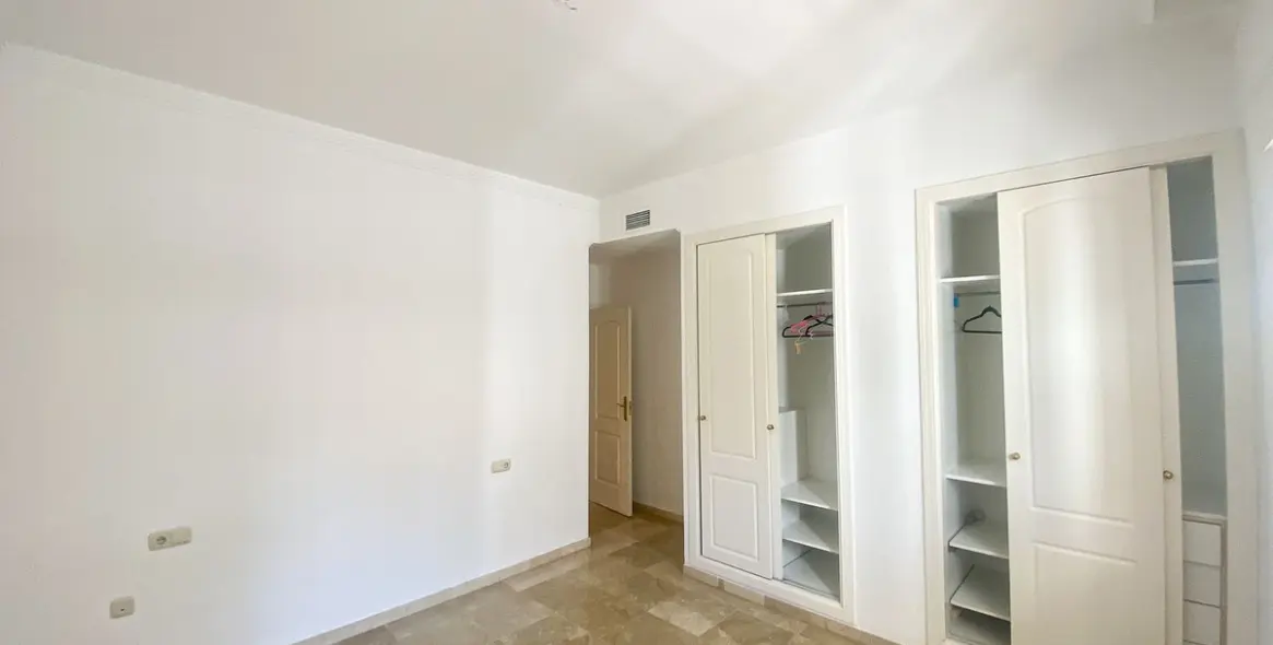 Продажа апартаментов на среднем этаже в Nueva Andalucía 11