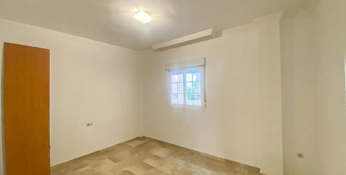 Продажа апартаментов на среднем этаже в Nueva Andalucía 14