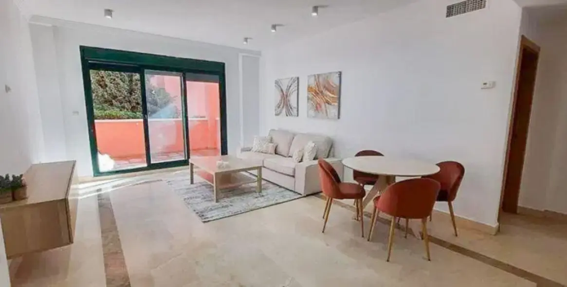 Sale of ground floor apartment in Marbesa 2