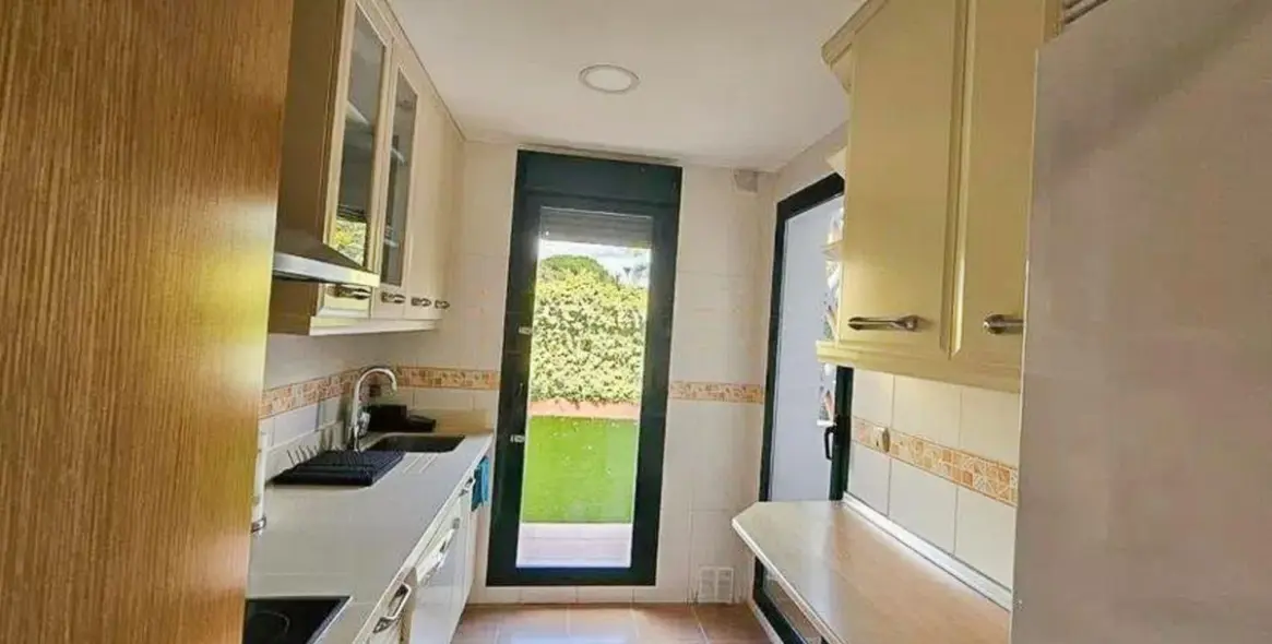 Sale of ground floor apartment in Marbesa 4