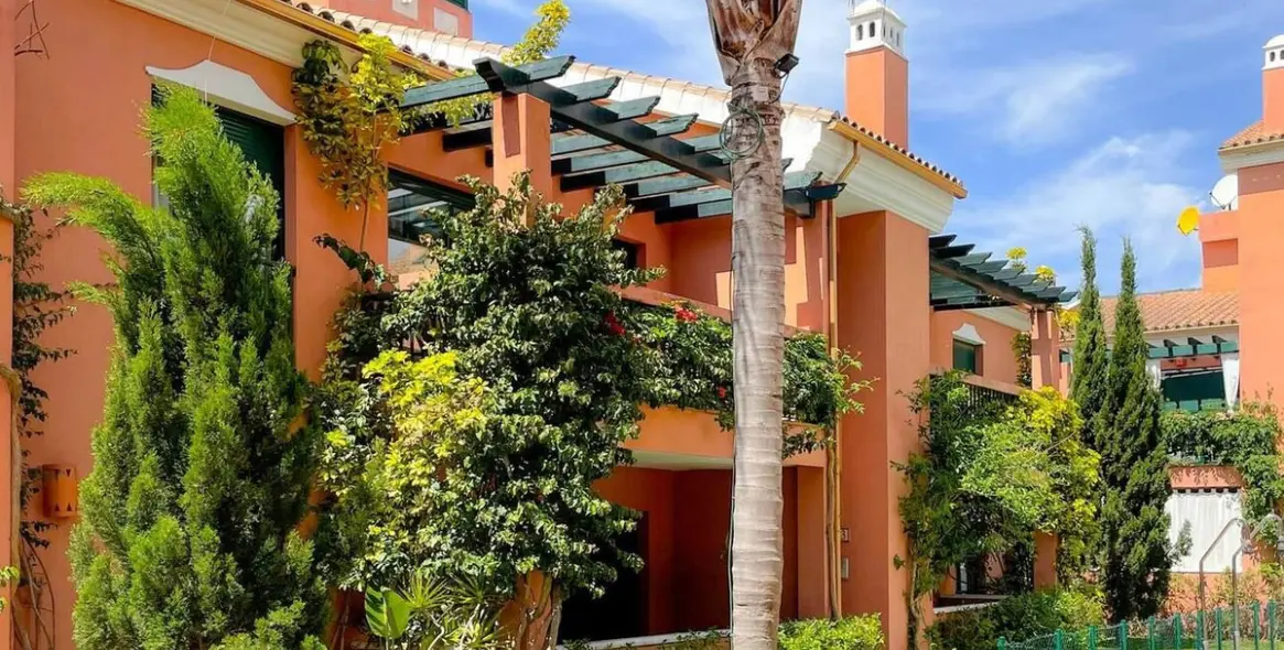 Sale of ground floor apartment in Marbesa 9