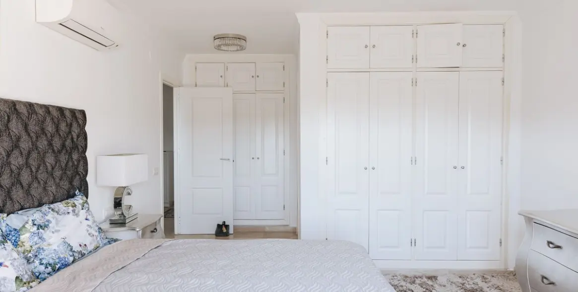 Sale of penthouse in Manilva 2