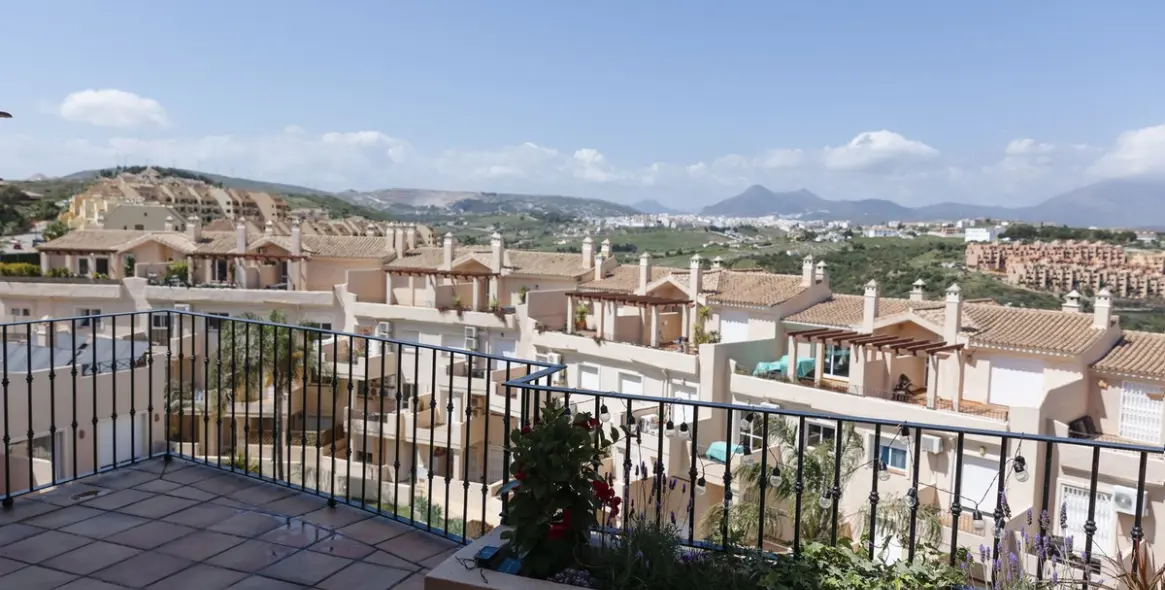 Sale of penthouse in Manilva 23