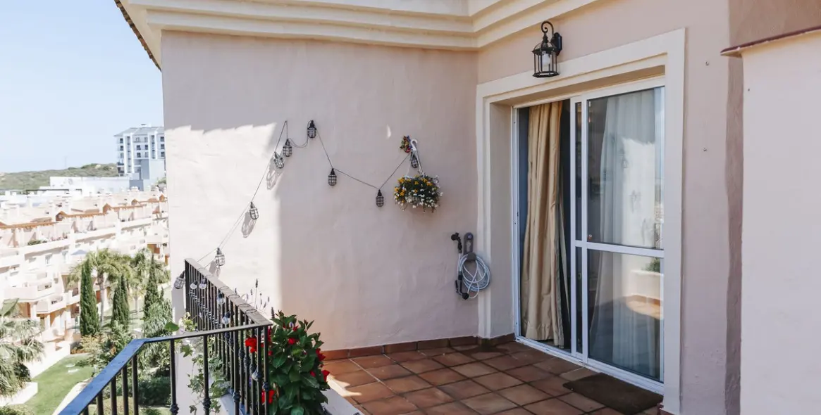 Sale of penthouse in Manilva 24