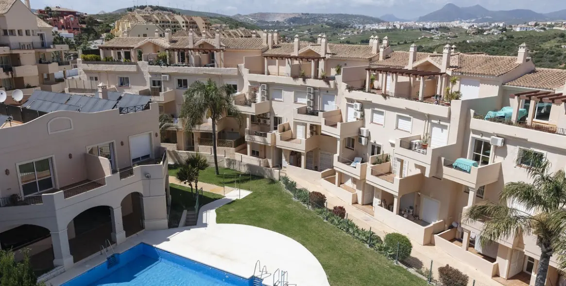 Sale of penthouse in Manilva 27