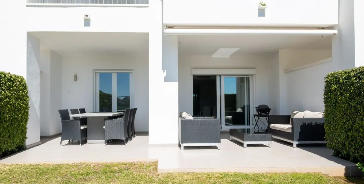 Sale of ground floor apartment in Los Arqueros 11