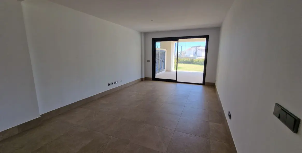 Sale of ground floor apartment in Casares Playa 3