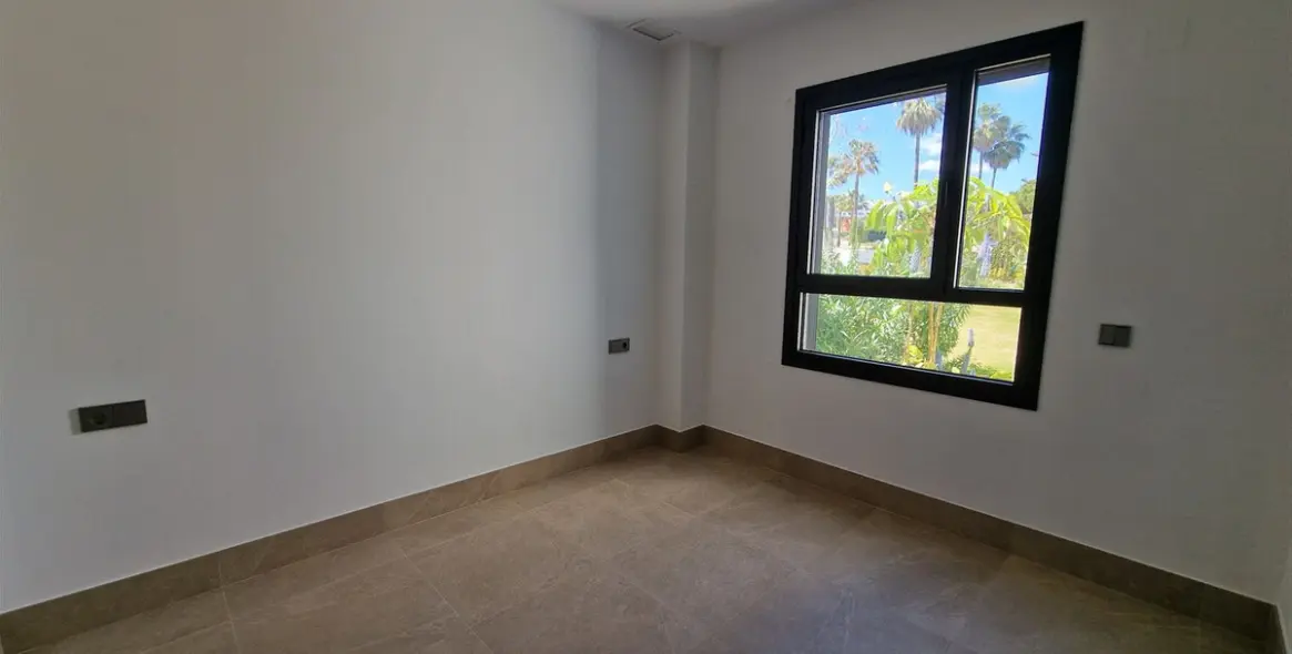 Sale of ground floor apartment in Casares Playa 10