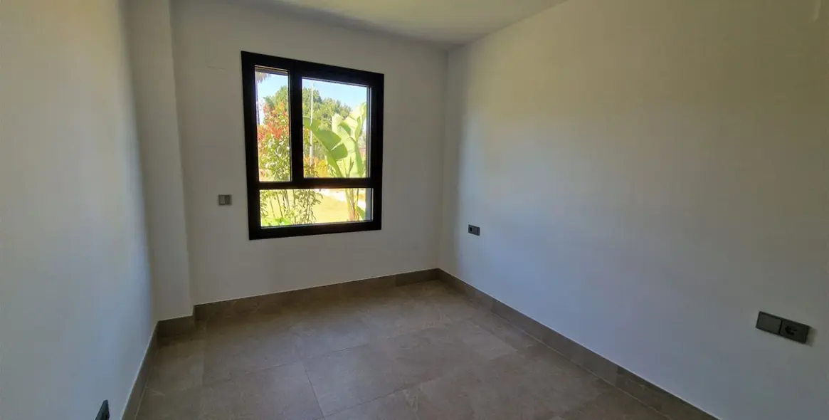 Sale of ground floor apartment in Casares Playa 12