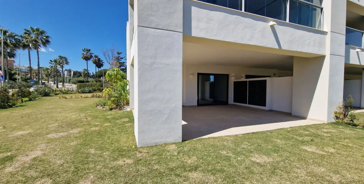 Sale of ground floor apartment in Casares Playa 19