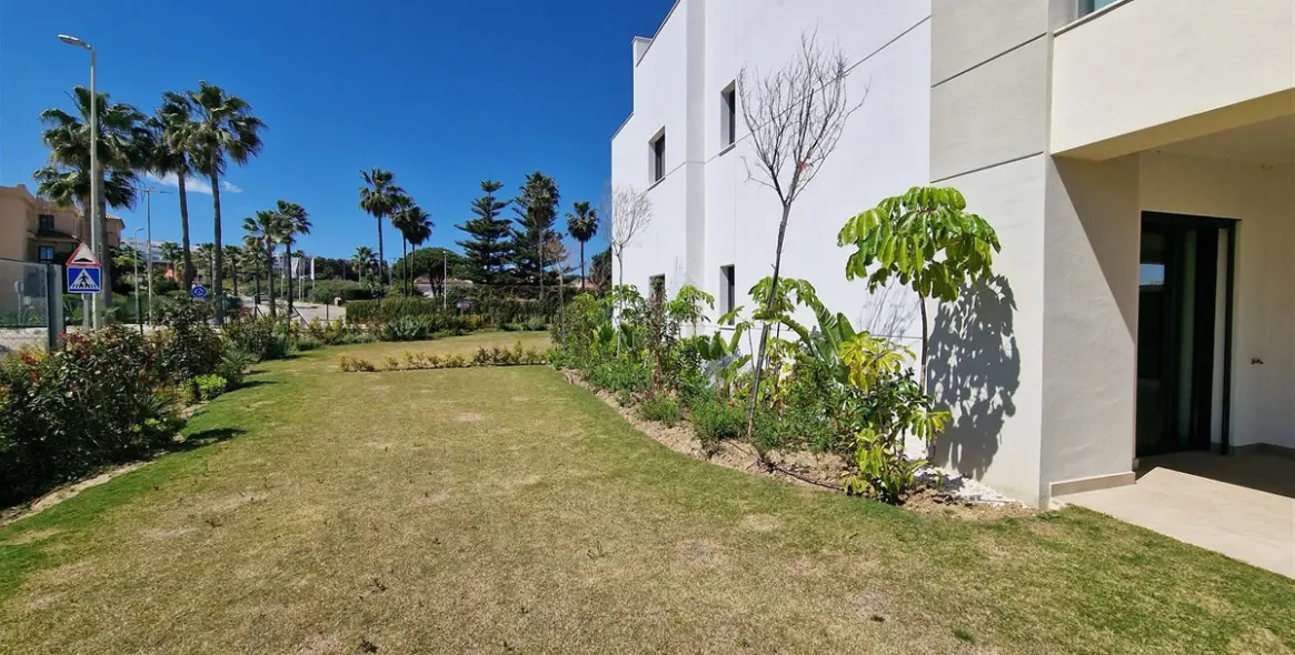 Sale of ground floor apartment in Casares Playa 20