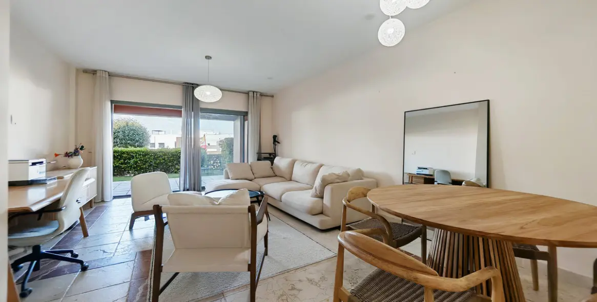 Продажа апартаментов на первом этаже в Estepona (район Estepona) 2