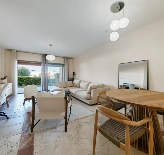 Апартаменты на первом этаже R5005735