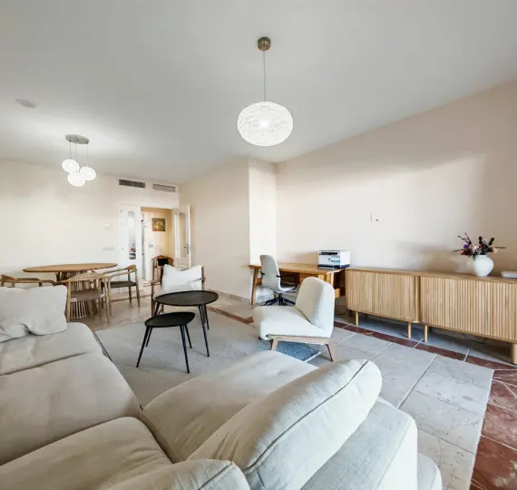 Апартаменты на первом этаже R5005735