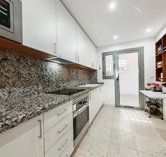 Апартаменты на первом этаже R5005735