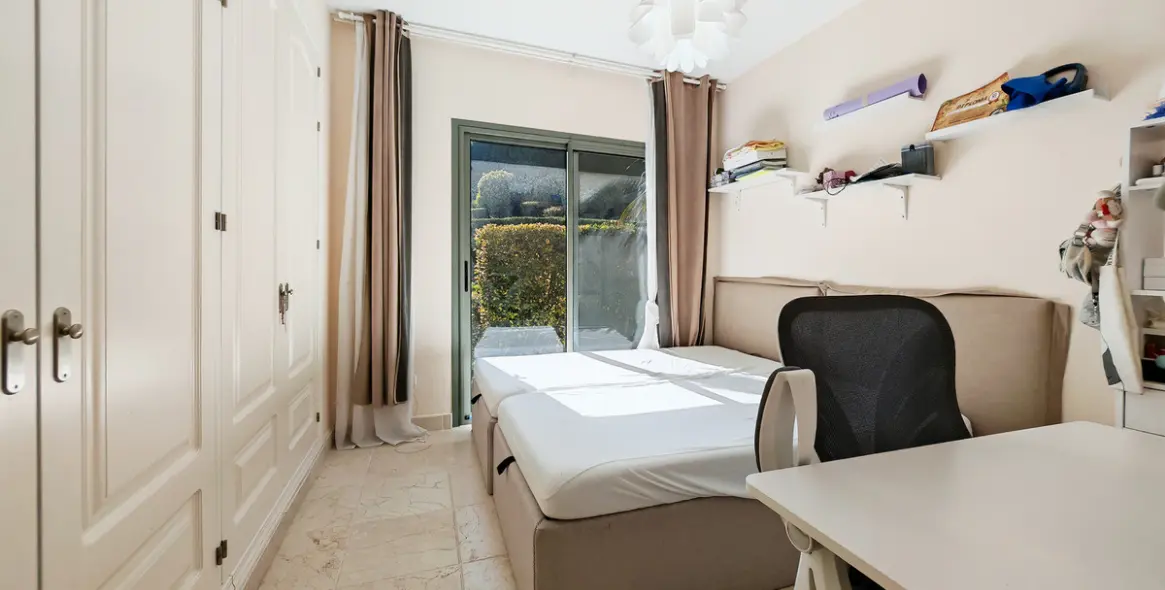 Продажа апартаментов на первом этаже в Estepona (район Estepona) 9