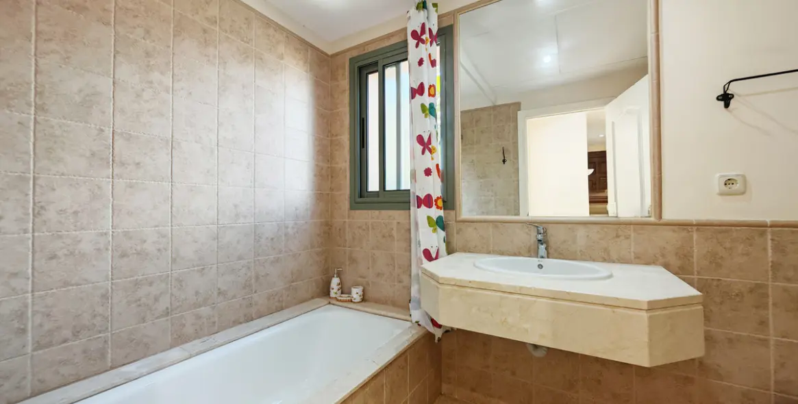 Продажа апартаментов на первом этаже в Estepona (район Estepona) 10