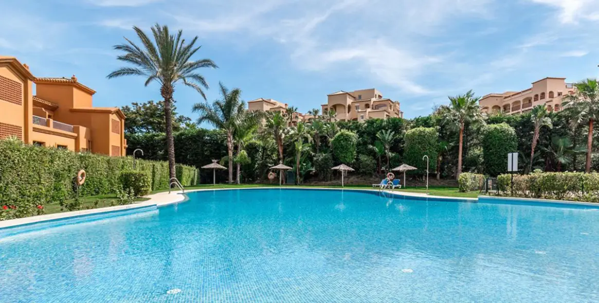 Sale of ground floor apartment in Estepona 15