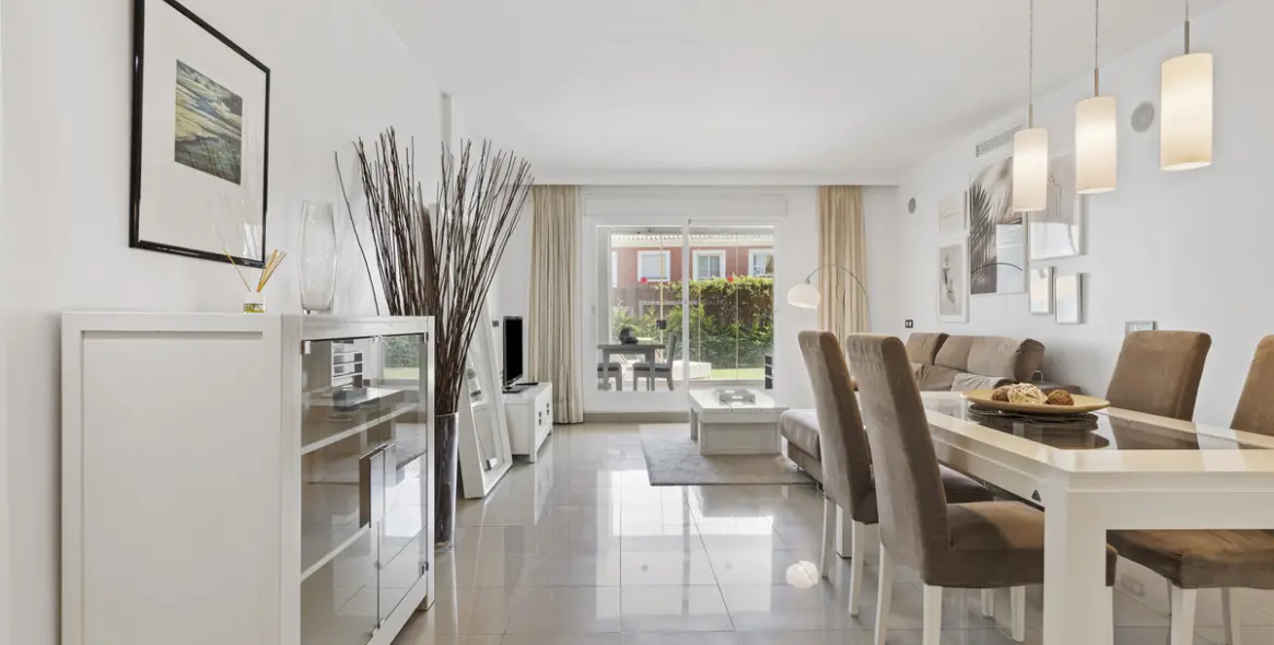 Продажа апартаментов на первом этаже в Estepona (район Estepona) 2