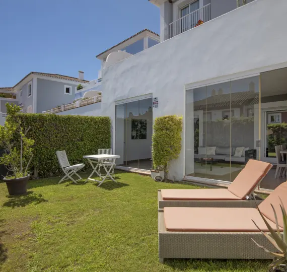 Апартаменты на первом этаже R5107054