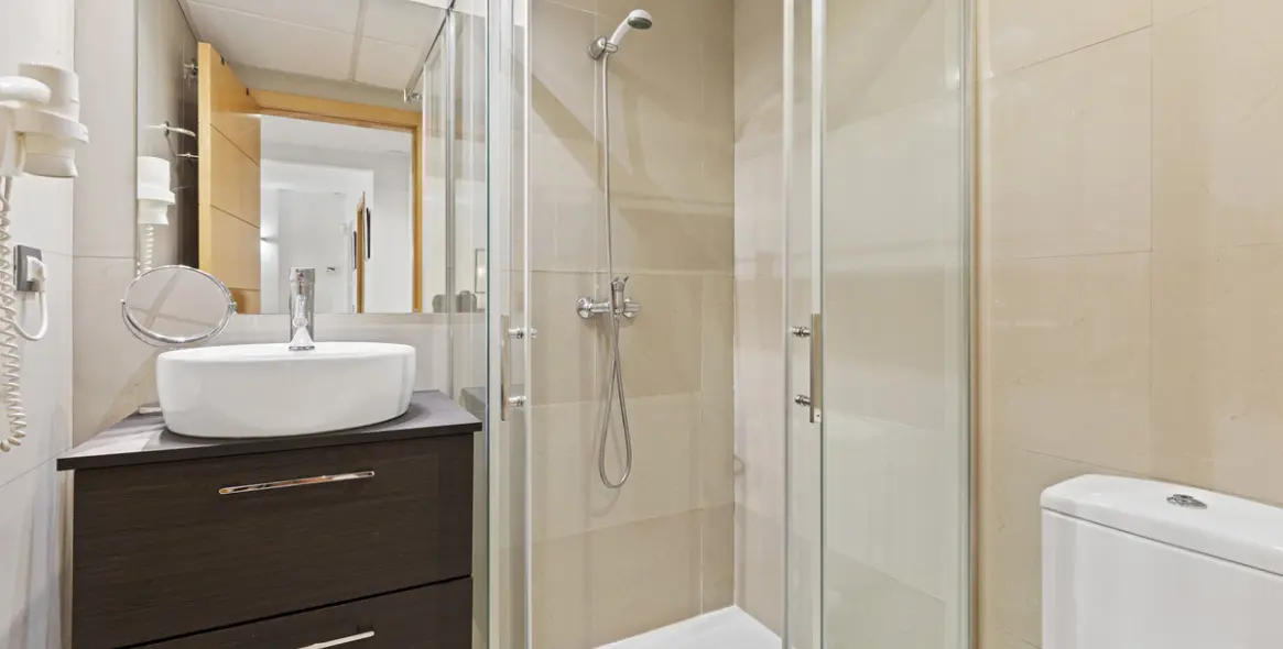 Sale of ground floor apartment in Estepona 18