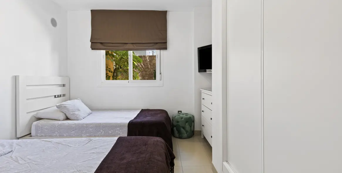 Sale of ground floor apartment in Estepona 19