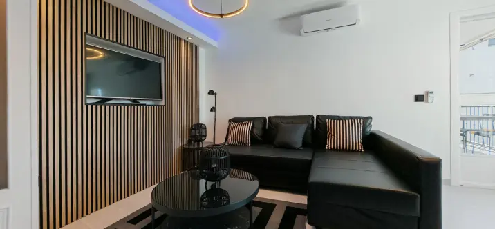 Sale of penthouse in Estepona 2