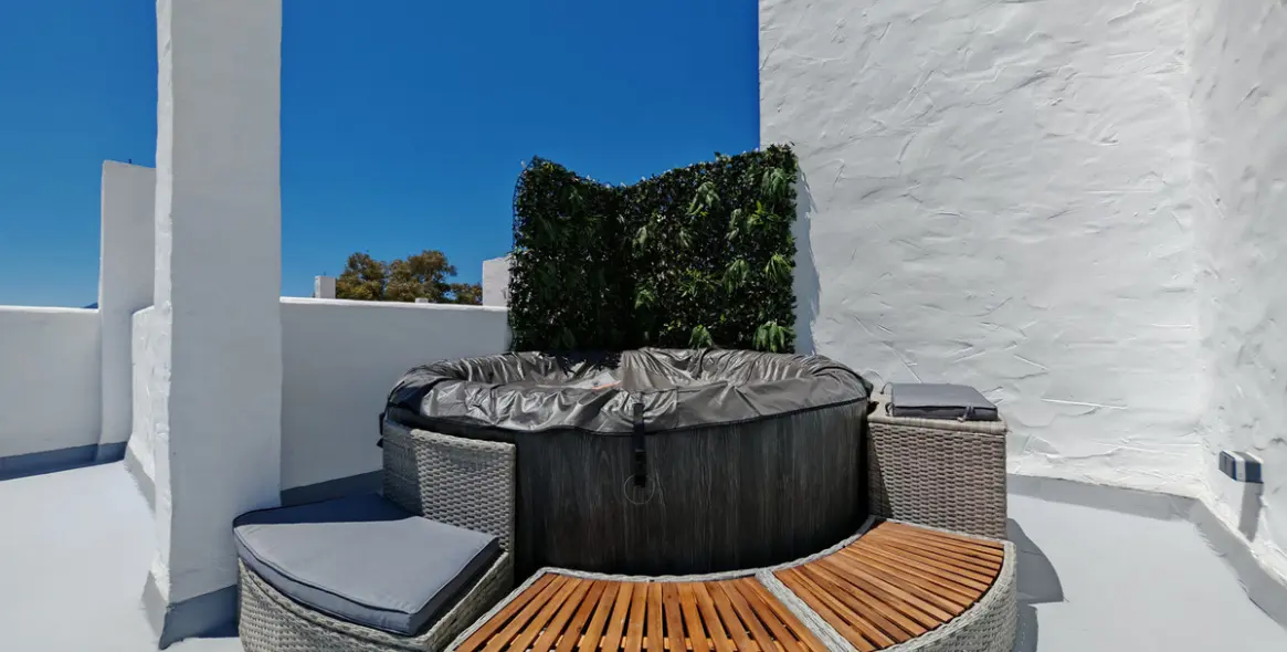 Sale of penthouse in Estepona 19