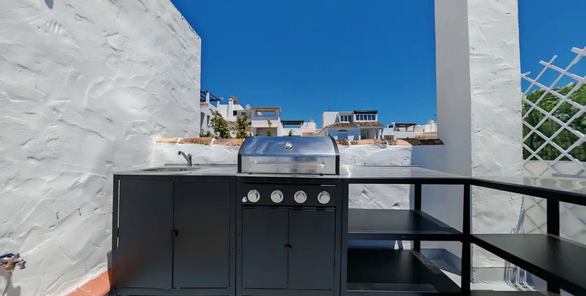 Sale of penthouse in Estepona 20