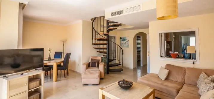 Sale of penthouse in Elviria 1