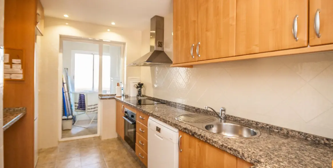 Sale of penthouse in Elviria 15