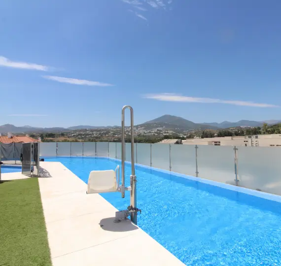 Продажа апартаментов на среднем этаже в Nueva Andalucía