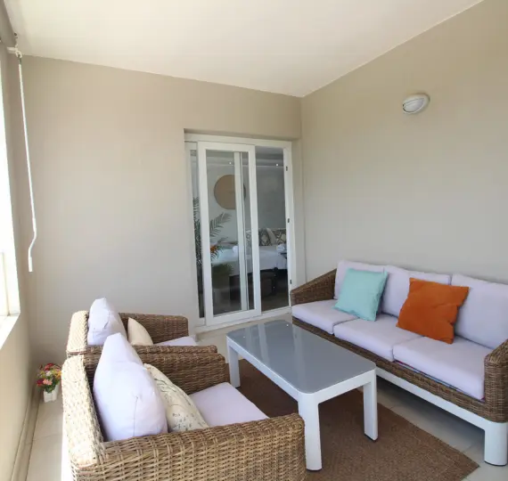 Продажа апартаментов на среднем этаже в Nueva Andalucía