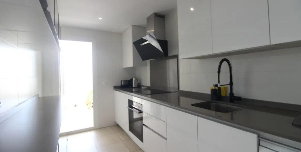 Продажа апартаментов на среднем этаже в Nueva Andalucía 5