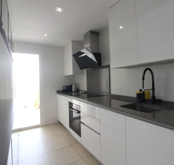 Продажа апартаментов на среднем этаже в Nueva Andalucía