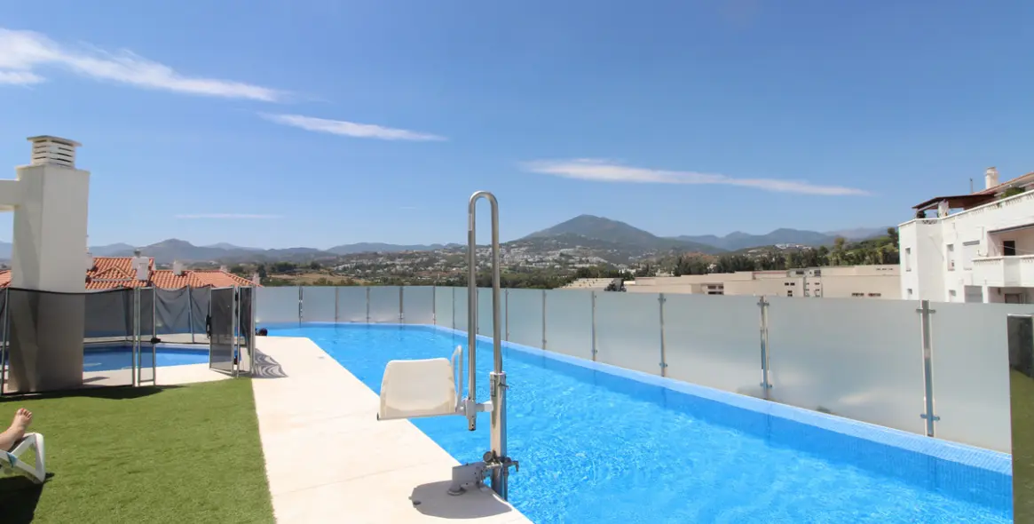 Продажа апартаментов на среднем этаже в Nueva Andalucía 1