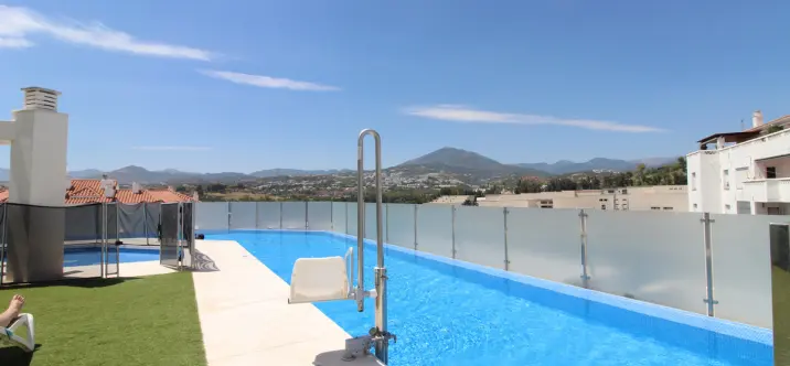 Продажа апартаментов на среднем этаже в Nueva Andalucía 0