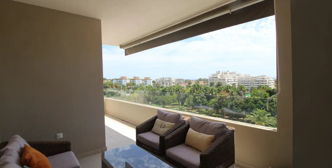 Продажа апартаментов на среднем этаже в Nueva Andalucía 12