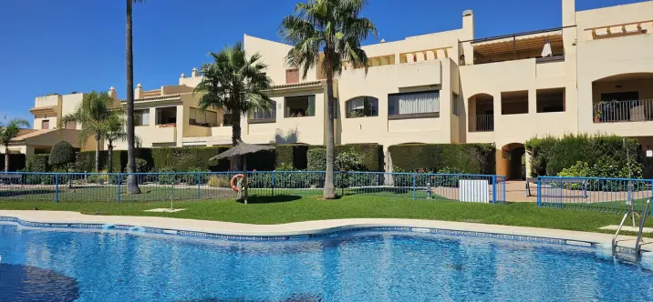 Sale of penthouse in Casares Playa 1
